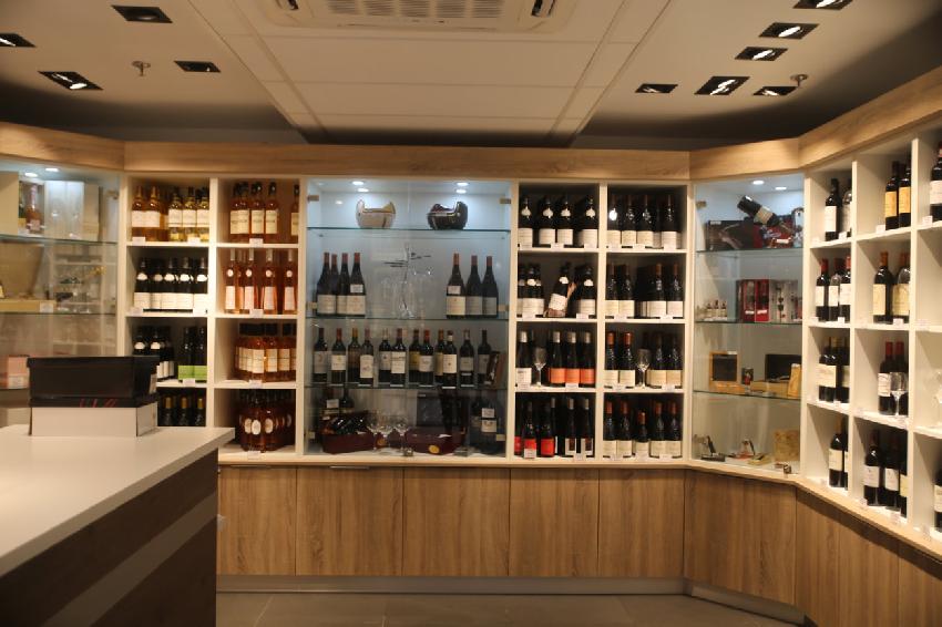 Caves & Boutiques SATURNE