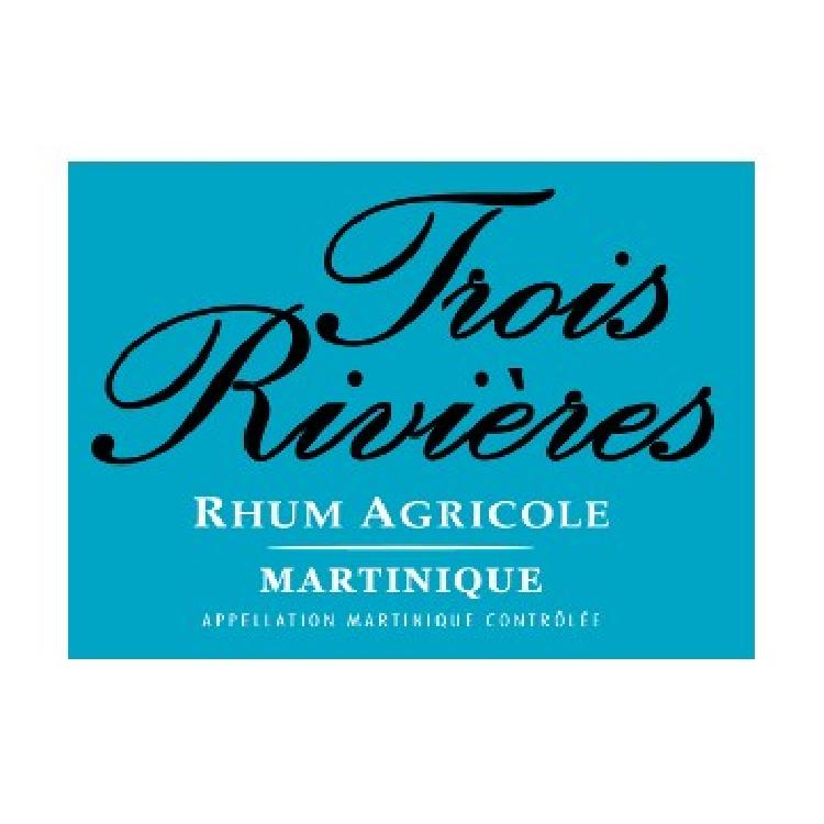 La Plantation Trois Rivières, située sur la route des plages et reconnaissable à son moulin à vent