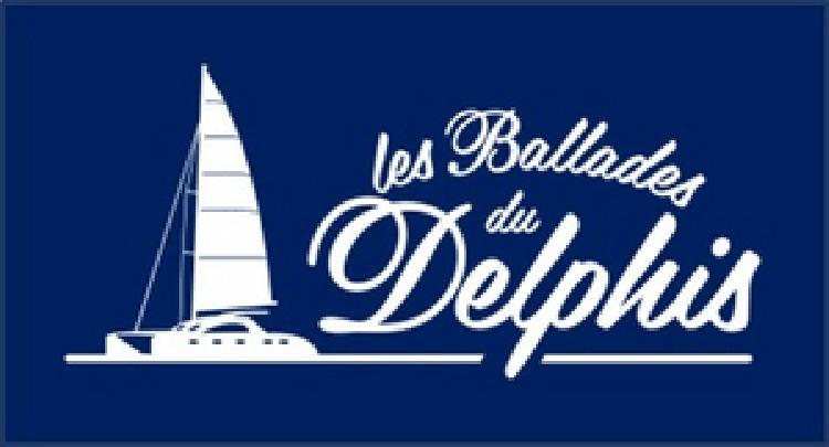 Laissez-vous bercer par le chant des vagues à bord de nos catamaran des Ballades du Delphis