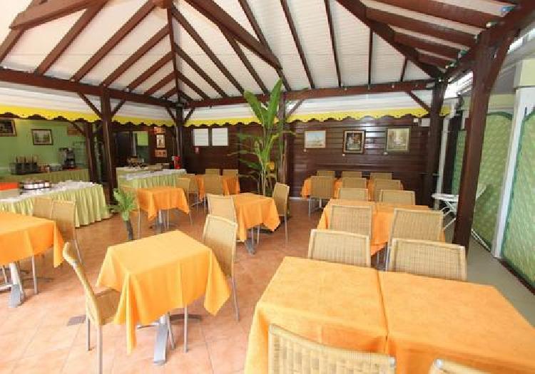 L’hôtel La Maison Créole est un charmant hôtel résidence classé trois étoiles situé au Gosier